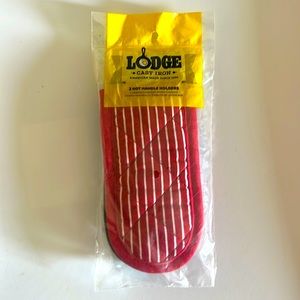 NWT Lodge Cast Iron 2 Hot Handle Holders